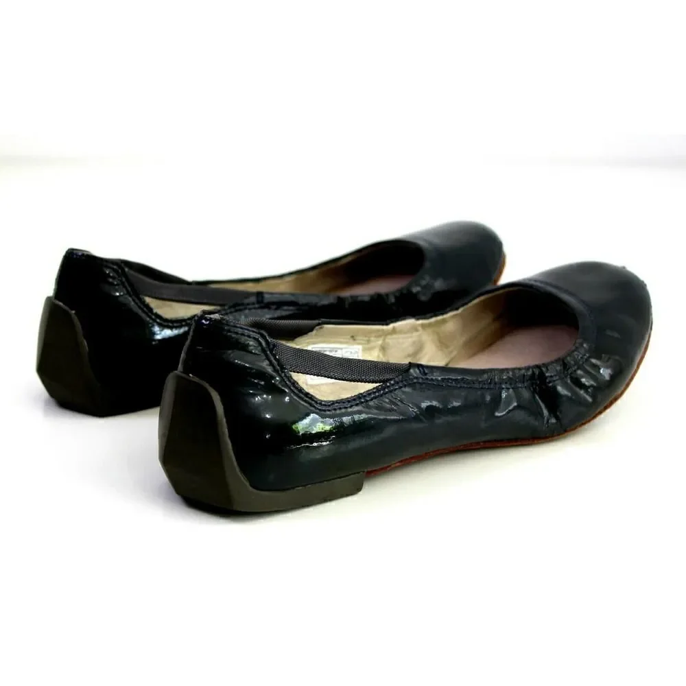 Tsubo DARK GRAY PATENT LEATHER FLAT BALLET SLIP ON SHOES Sz 7 US/38